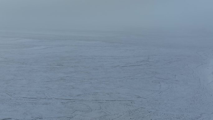 库姆塔格沙漠雪景