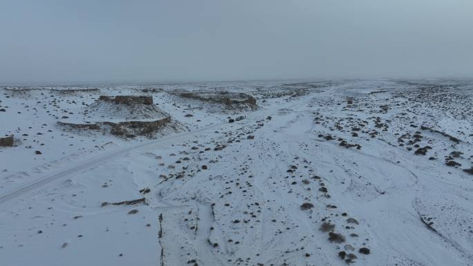 雅丹地貌雪景