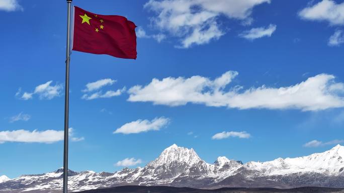 蓝天雪山高原五星红旗飘扬实拍升格