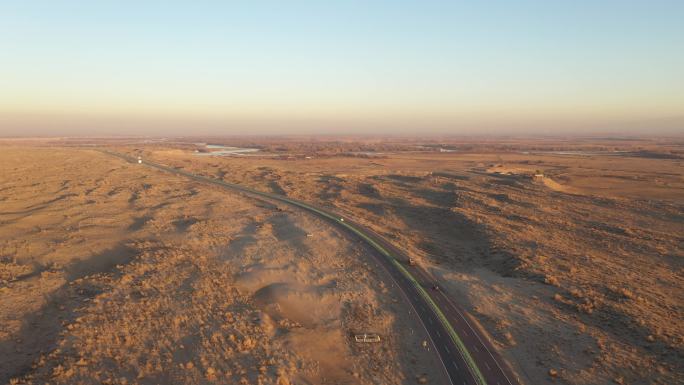 新疆风景  沙漠 伊犁河