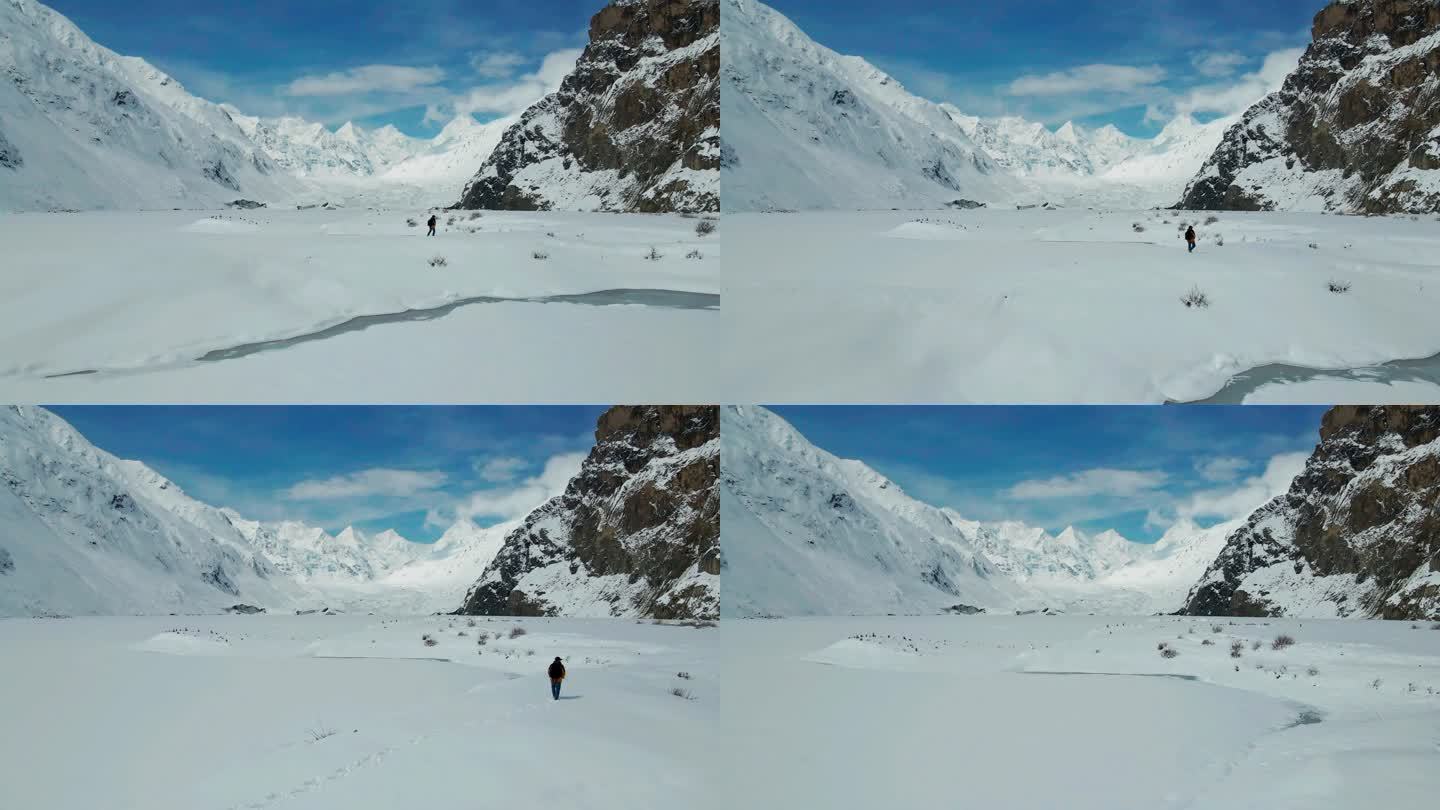 雪山徒步