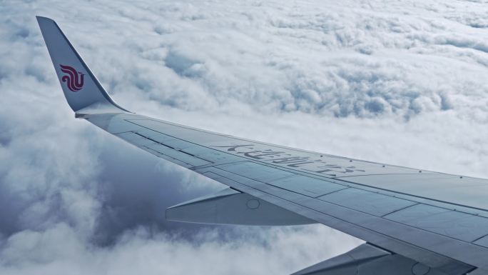 飞机窗外云层画面视频