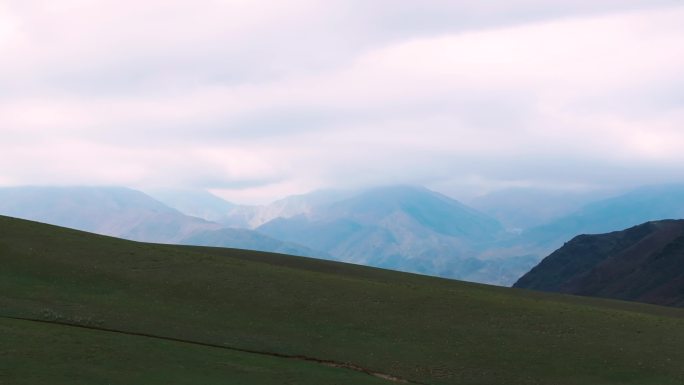 新疆航拍逆光云层山脉震撼风景4K大片