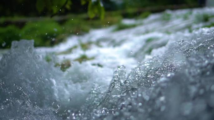 森林瀑布水流景区水花小溪升格视频