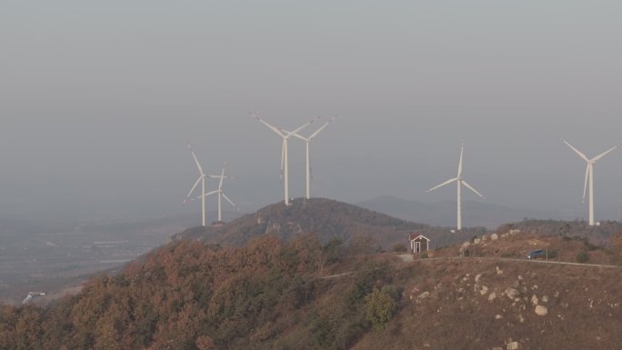 航拍威海市初村镇长夼店子北山西岭风电机群