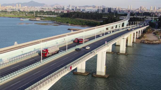 【4K】海上大桥桥上车流汽车行驶