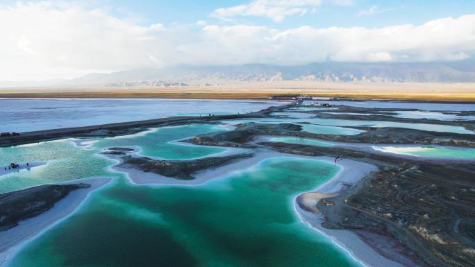 航拍青海大柴旦盐湖翡翠湖大西北奇异风光