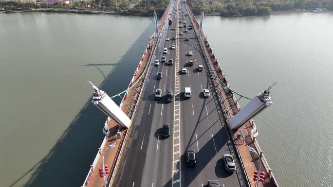 蠡湖大桥路面