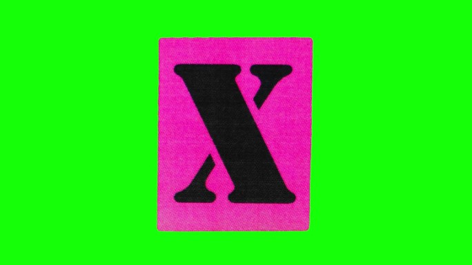 大字母X在粉红色矩形的定格动画，纸皱循环在绿色屏幕上