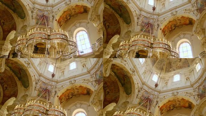 捷克斯洛伐克胡斯派教堂圣尼古拉斯教堂的枝形吊灯和圆顶