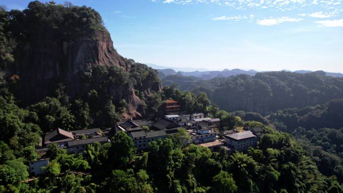 航拍韶关丹霞地貌长老峰别传禅寺 崖壁寺庙