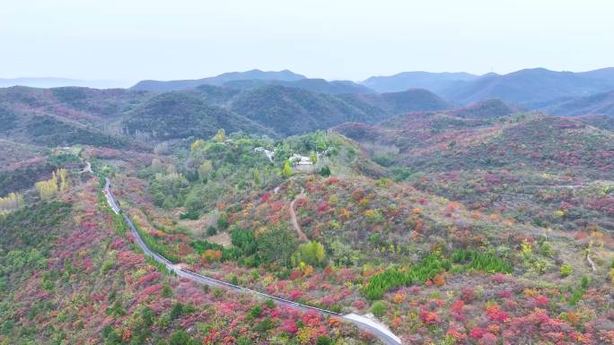 航拍山路蜿蜒曲折道路