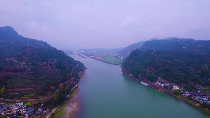 四川青衣江两山夹江县