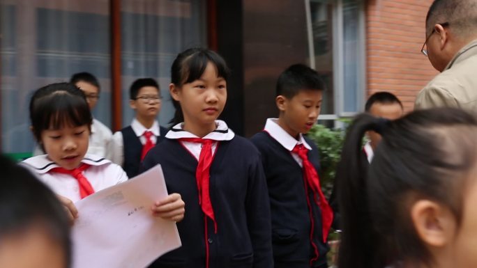 晨会 小学 升旗 学生排队 校园 颁奖