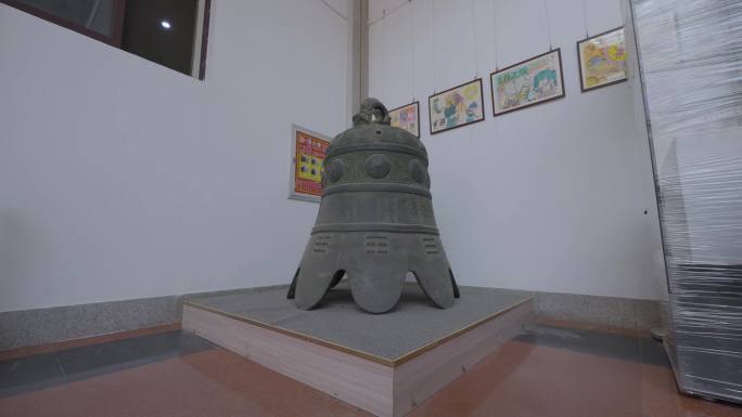 青州博物馆里面的青铜钟摆拍