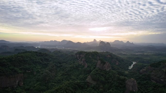 航拍韶关丹霞地貌丹霞山阳元峰长老峰景区