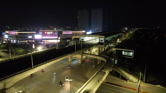 城市夜景航拍轻轨车流