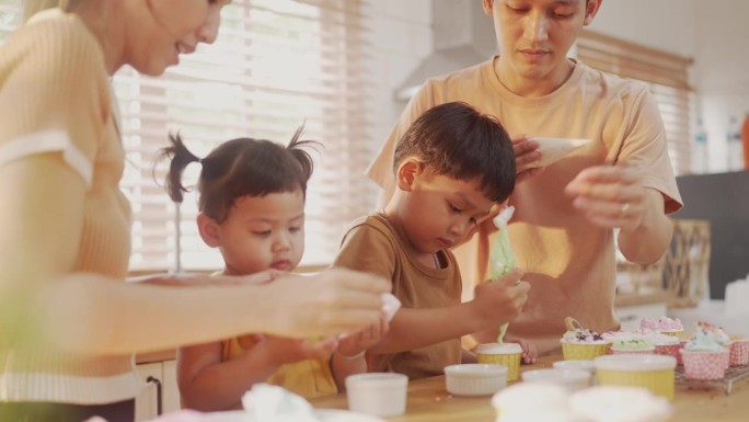 厨房里的美好时光:亚洲父母和孩子通过烘焙建立联系。