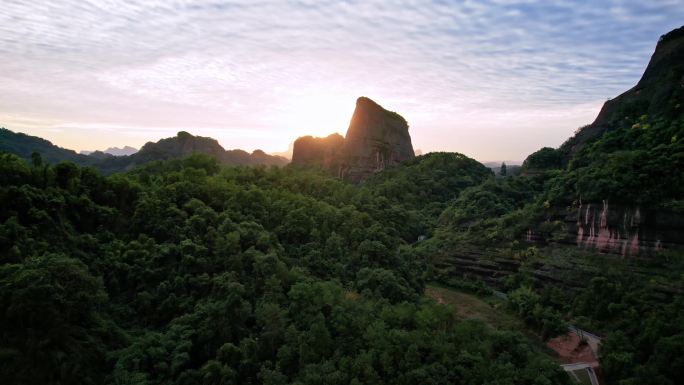 航拍韶关丹霞地貌丹霞山阳元峰长老峰景区