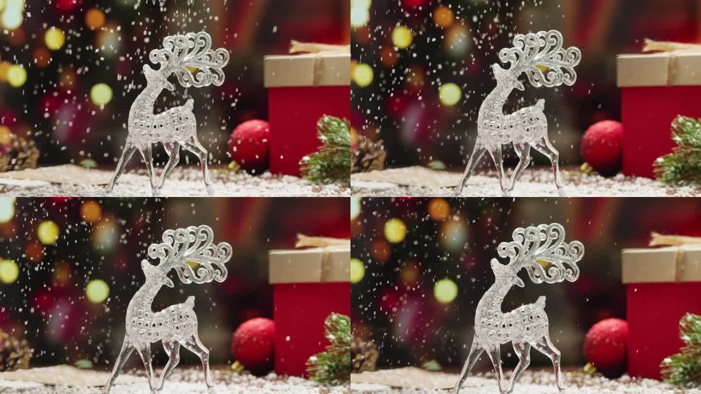圣诞新年的背景，寒假的气氛，玻璃鹿玩具和圣诞老人附近的圣诞树室内。给孩子的礼物和礼物。雪和装饰品。