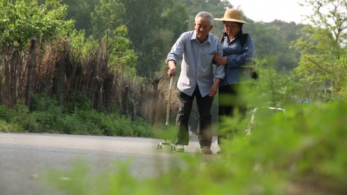 腿疼 关节疼 风湿骨病 搀扶 寻医问药