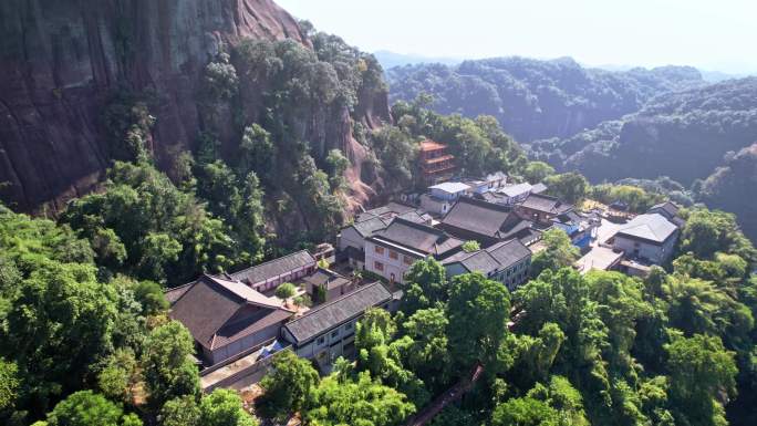 航拍韶关丹霞地貌长老峰别传禅寺 崖壁寺庙