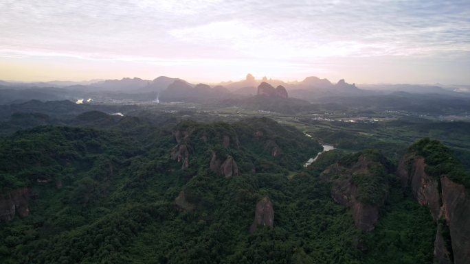 航拍韶关丹霞地貌丹霞山阳元峰长老峰景区