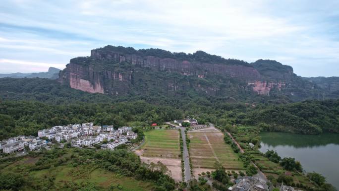 航拍韶关丹霞地貌长老峰景区