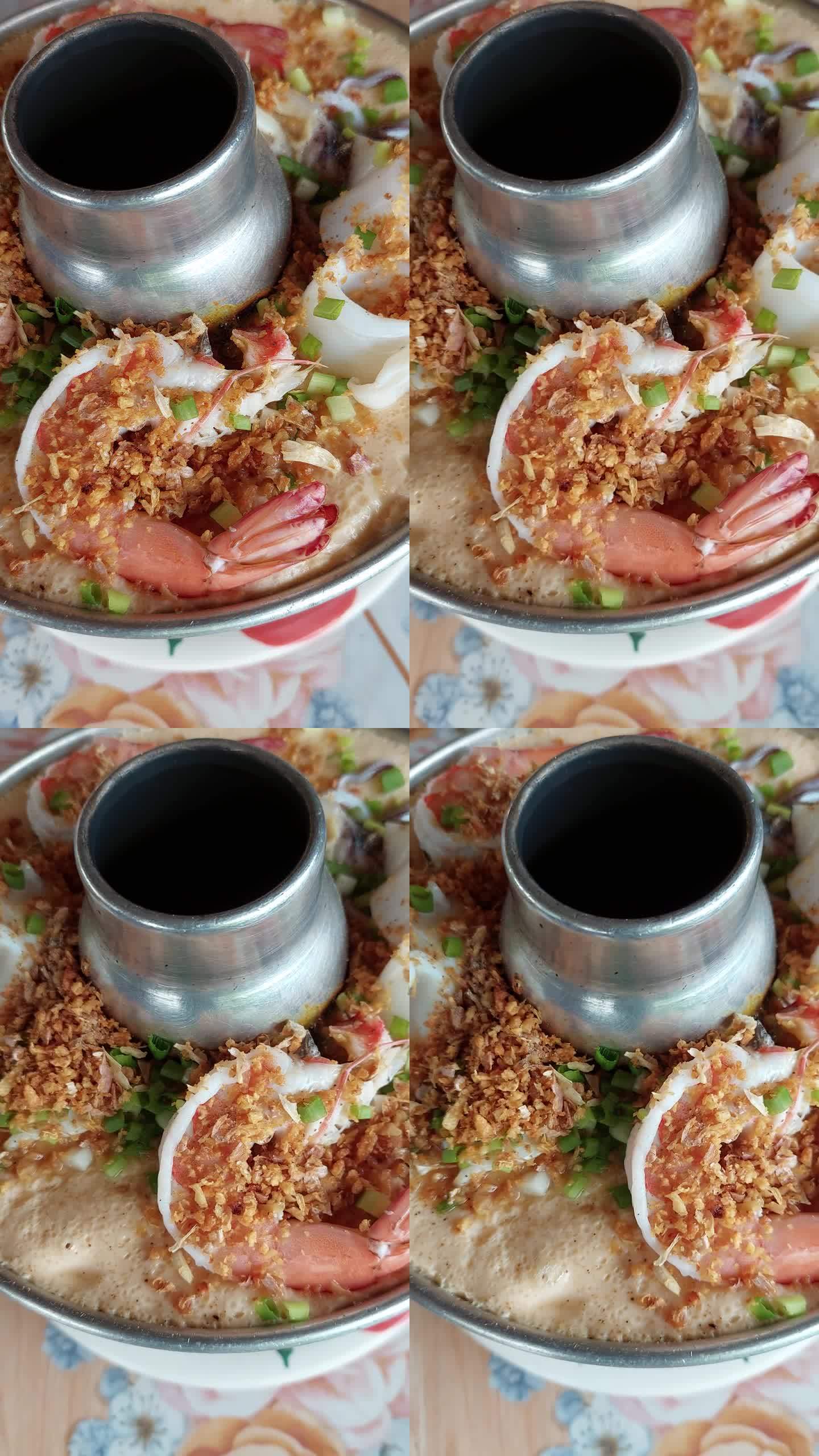 虾仁鱿鱼蒸蛋羹。泰国菜。