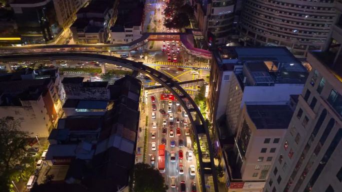 夜间照明吉隆坡市中心交通街道航拍全景4k延时马来西亚