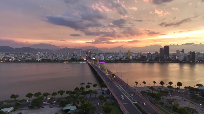 岘港，越南无人机视频-龙桥日落