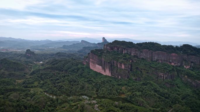 航拍韶关丹霞地貌丹霞山阳元峰长老峰景区