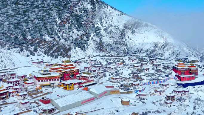 雪山藏族寺庙航拍
