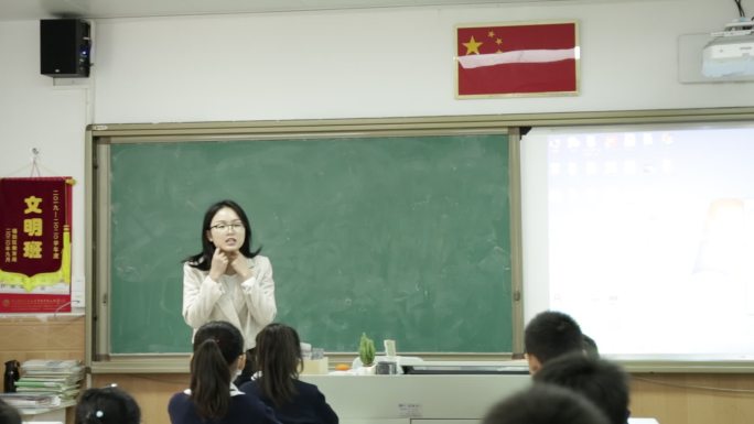 晨会 小学 老师 学生 校园 班级上课