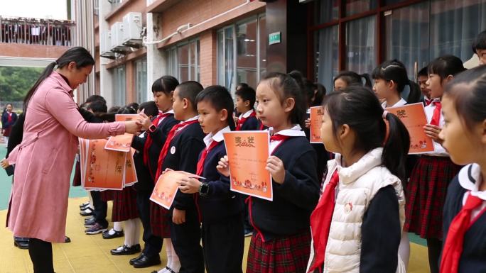 晨会 小学 升旗 学生排队 校园 颁奖