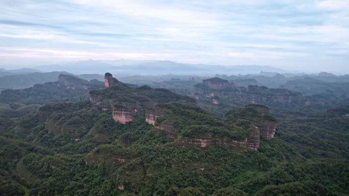 航拍韶关丹霞地貌丹霞山阳元峰长老峰景区