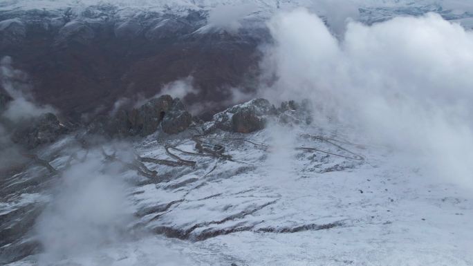 雪山云雾仙境