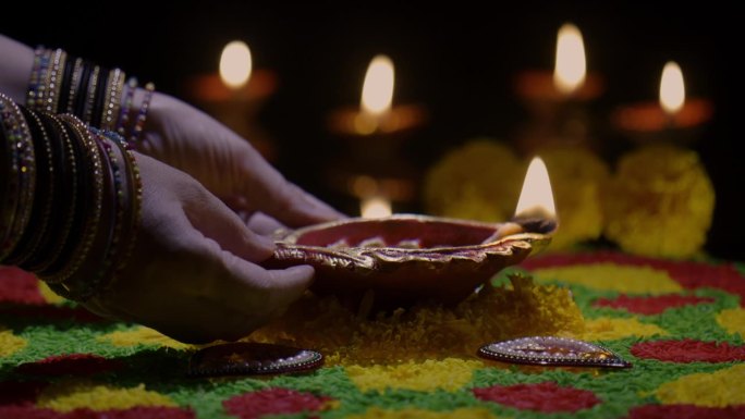 排灯节(diwali)是印度最大、最重要的节日。