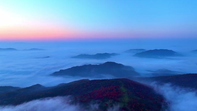 秋天五花山吉林东北秋景日出云海云雾逆光