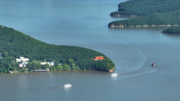 黑龙江镜泊湖湖泊河流风景火山湖青山绿水