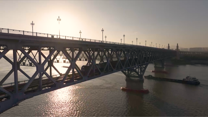 【4K60帧】南京长江大桥火车经过航拍