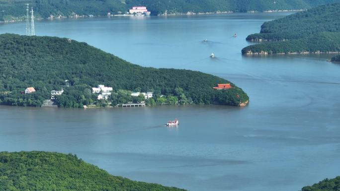 黑龙江镜泊湖湖泊河流风景火山湖青山绿水