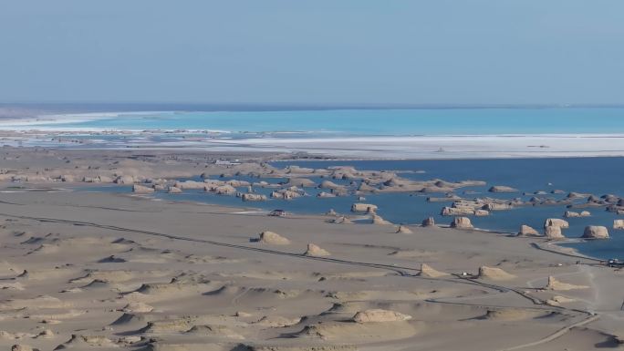 航拍青海乌素特水上雅丹风景