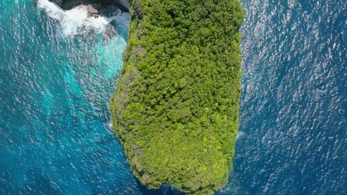 印尼巴厘岛佩尼达岛，霸王龙角的高视角