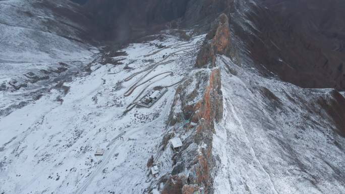 雪山云雾仙境