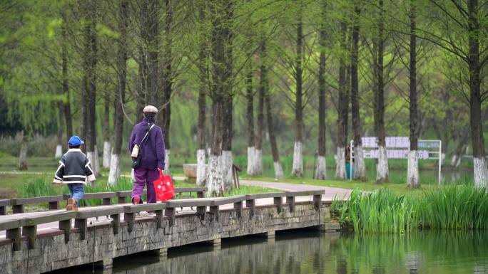 亲子踏青游玩散步徒步旅行