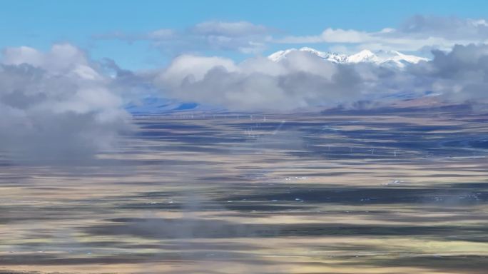4K航拍西藏玛旁雍措雪山云海风光