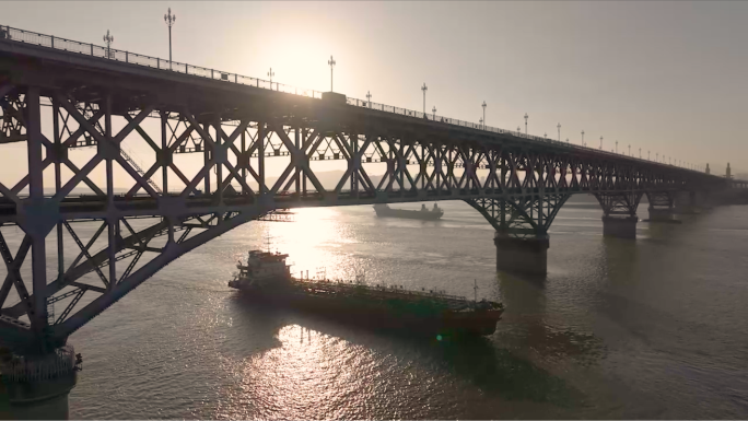 【4K60帧】南京长江大桥水运货轮航拍