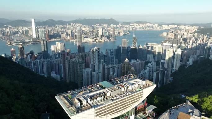 香港太平山航拍山顶公园凌霄阁香港城市风景