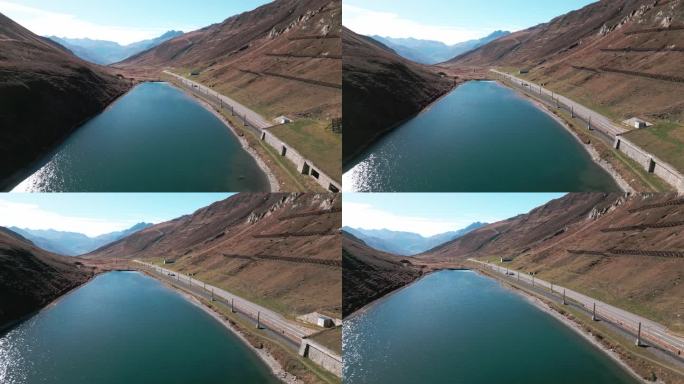 沿着奥伯拉尔普湖的公路和铁路在瑞士乌里州的奥伯拉尔普山口
